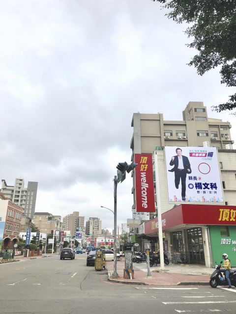 【絕佳位置、十字路口、20米大馬路旁】